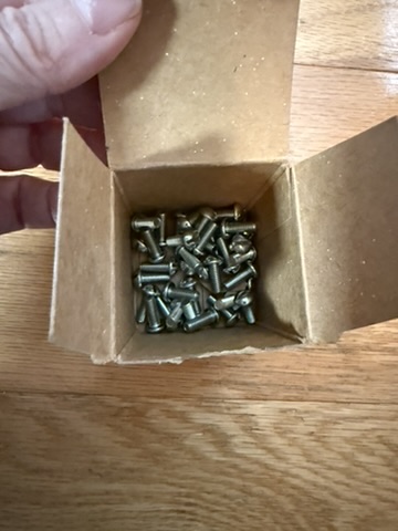 Screw 10-32 x 1/2 inside box